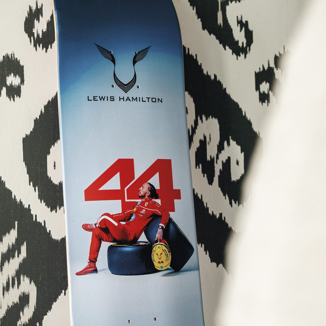 SKATE Lewis Hamilton 44
